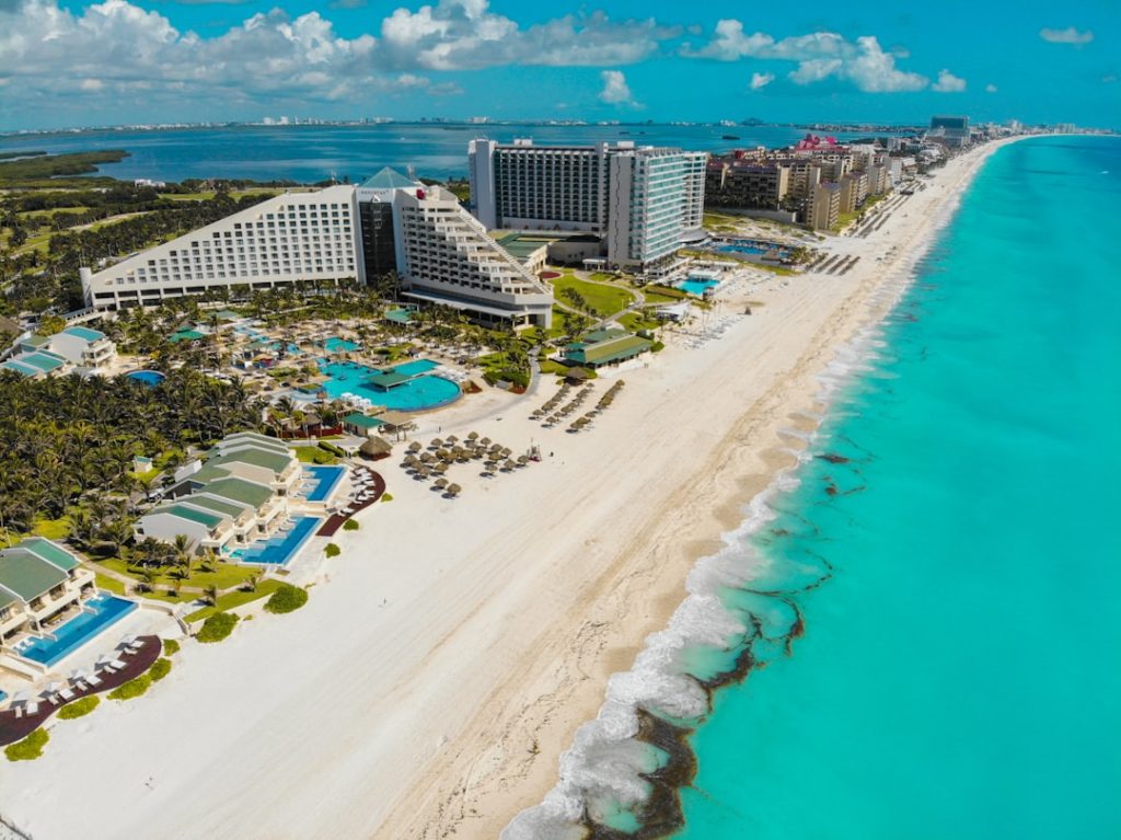 Cheap Flights from Houston - June 24 3 Cheap Flights from Houston - June 24 2